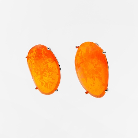 Zara limited edition solid colour stud earrings you cannot miss - Picture 3 of 3